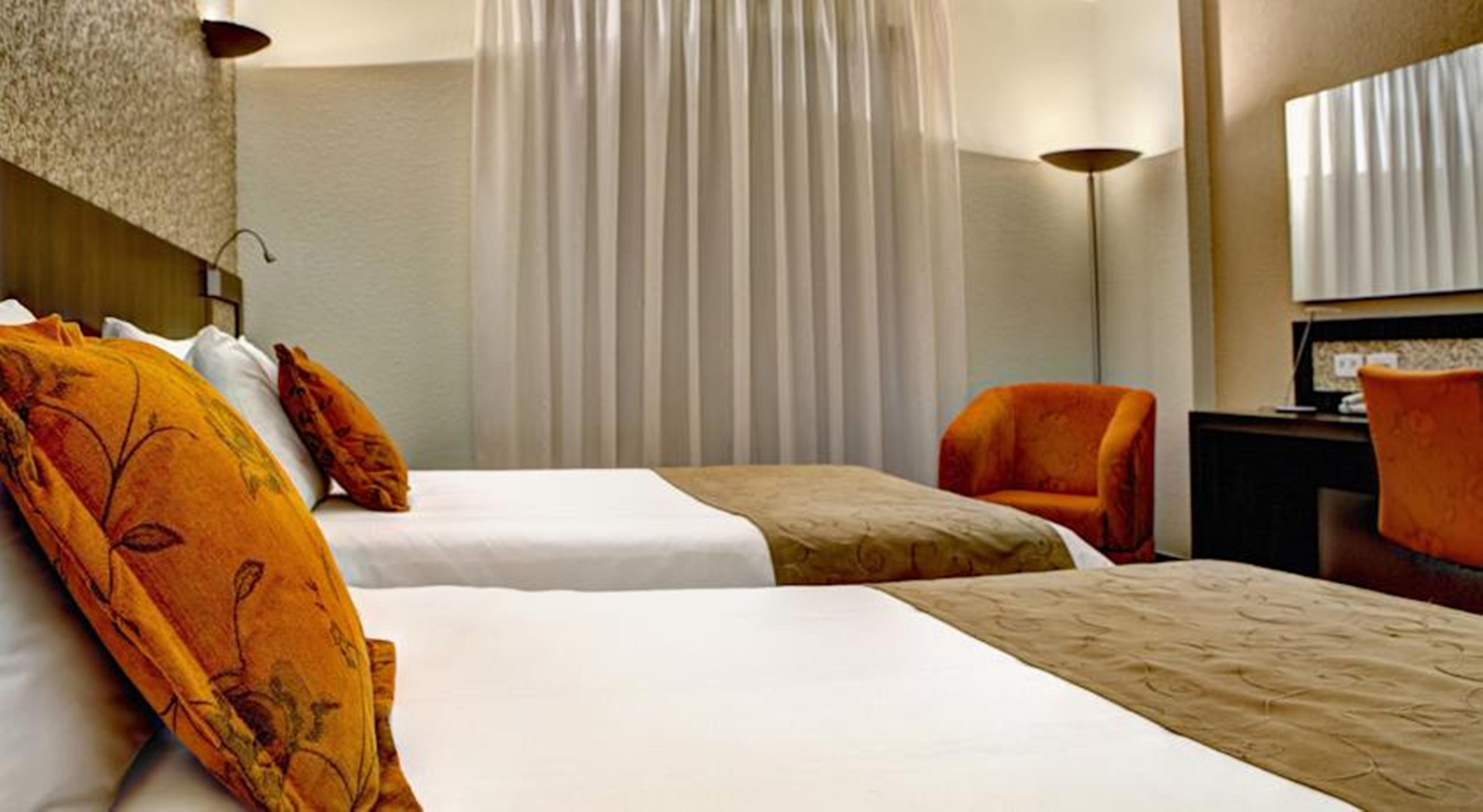 Quality Hotel Κουριτίμπα Δωμάτιο φωτογραφία