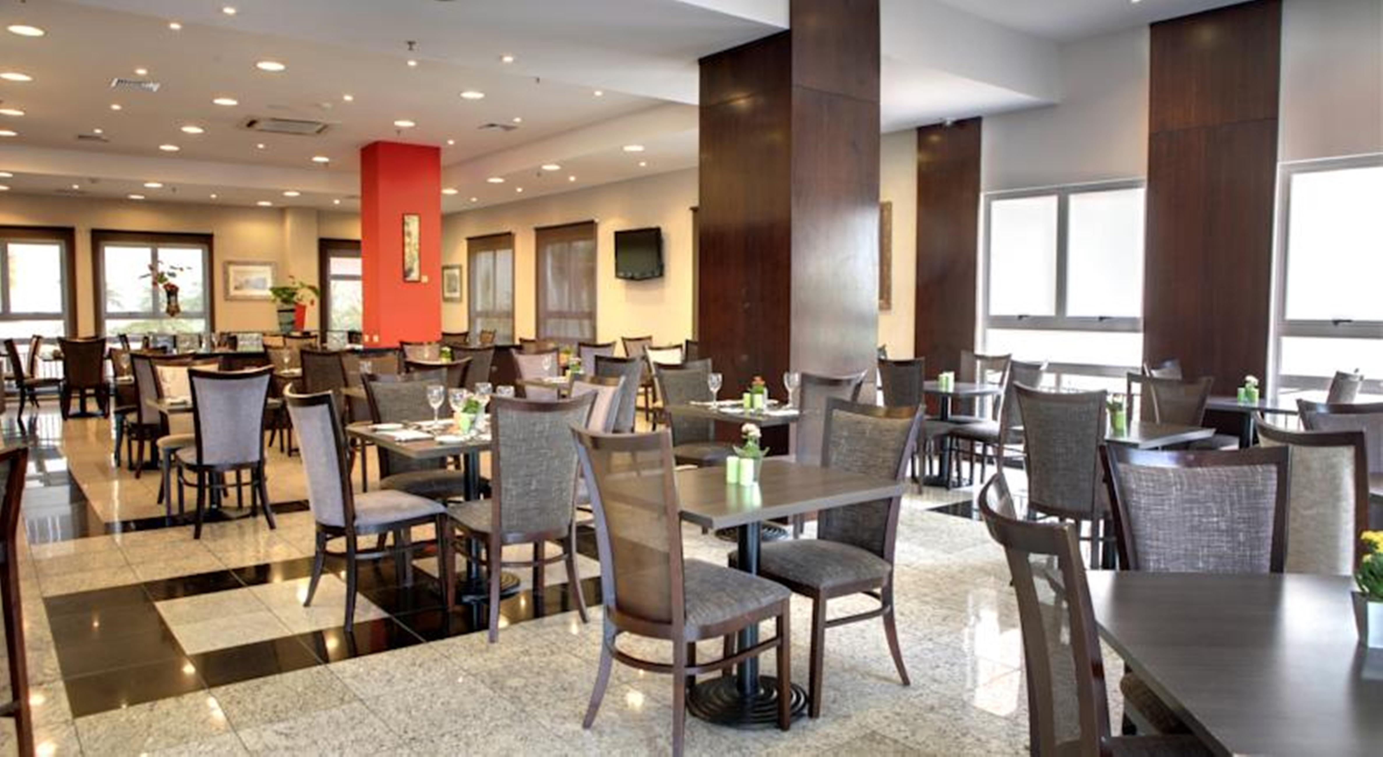Quality Hotel Κουριτίμπα Εξωτερικό φωτογραφία