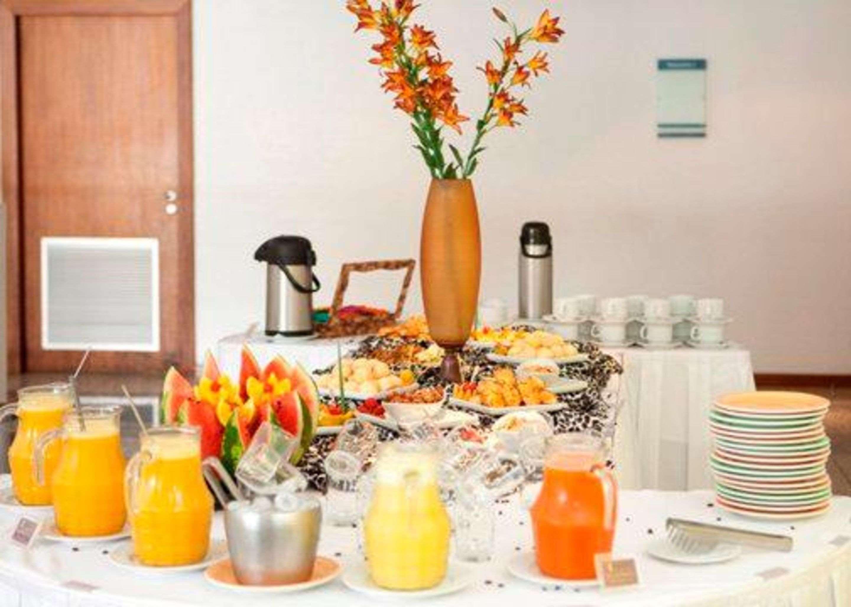 Quality Hotel Κουριτίμπα Εξωτερικό φωτογραφία