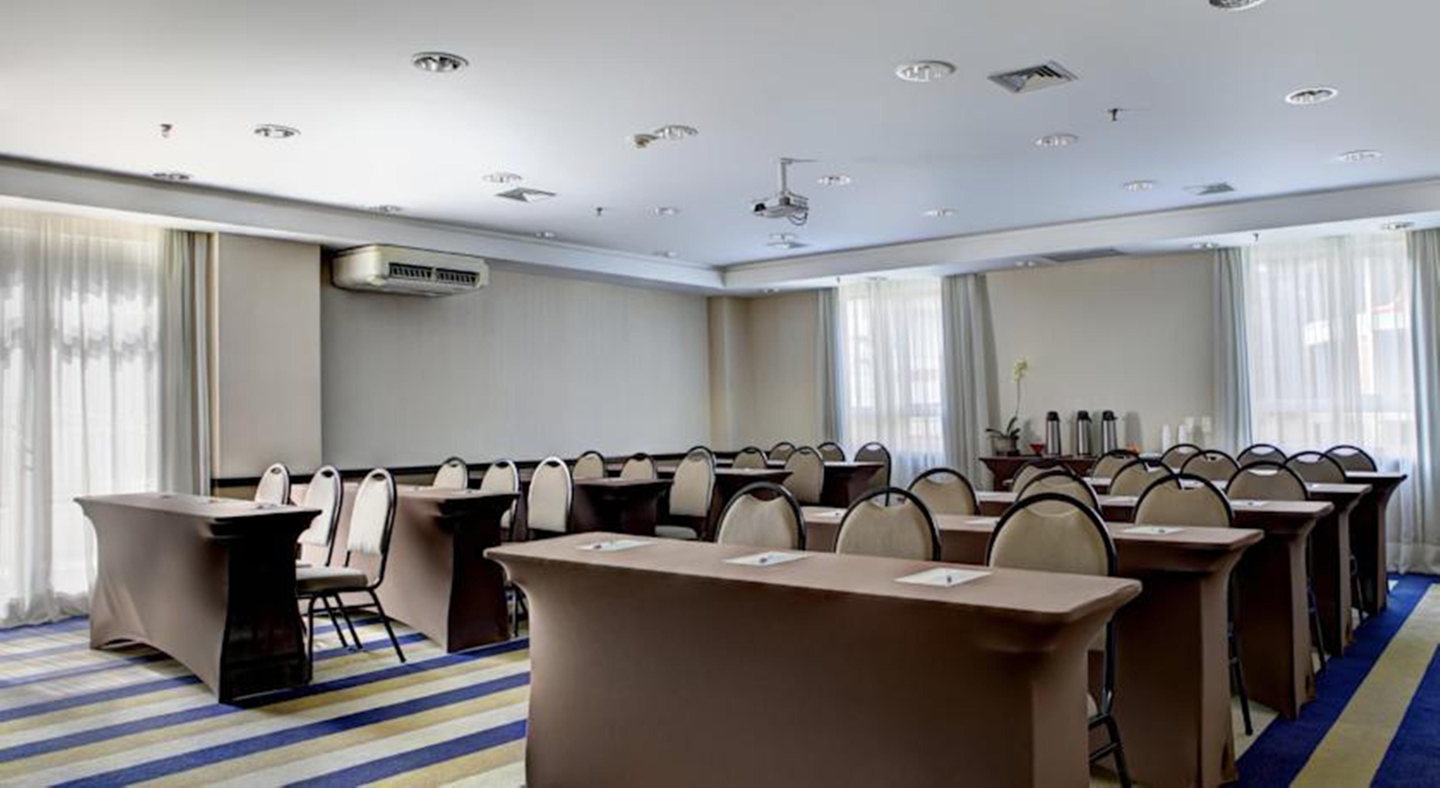 Quality Hotel Κουριτίμπα Εξωτερικό φωτογραφία
