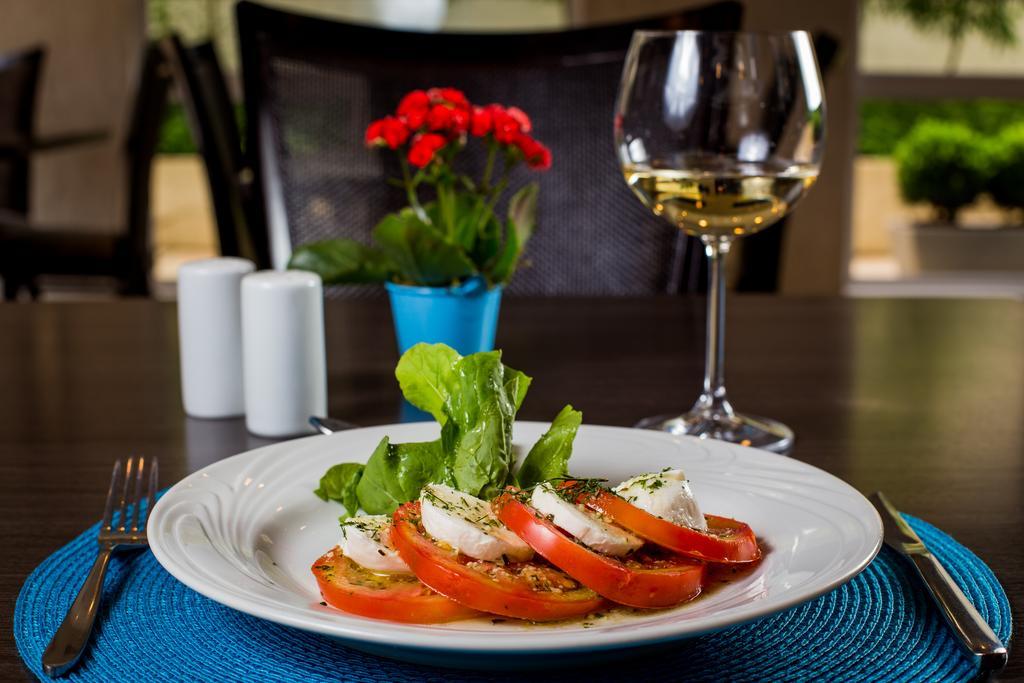 Quality Hotel Κουριτίμπα Εξωτερικό φωτογραφία
