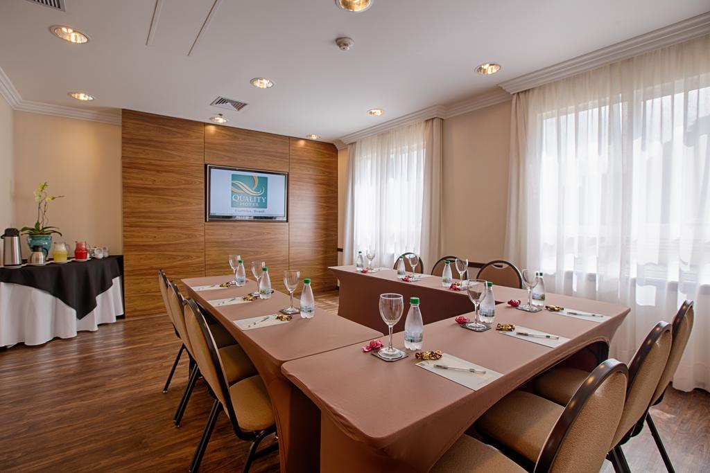 Quality Hotel Κουριτίμπα Εξωτερικό φωτογραφία